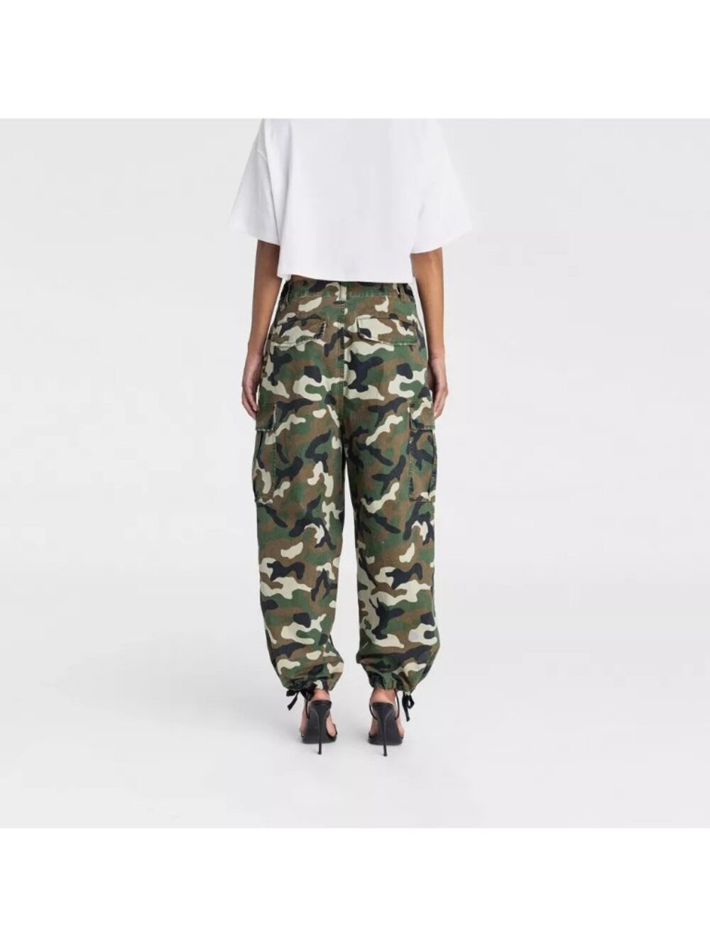 KBB by Kahlana The Cargo Jogger Mid Rise Straight Leg Classic Camo Pants - XS - Picture 2 of 6